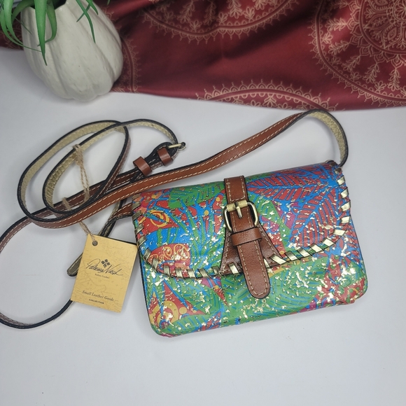 Patricia Nash Handbags - Patricia Nash Torri Crossbody Bag Tropical Summer Fest Leather NWT